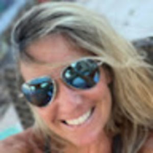 Meet your Posher, Carrie